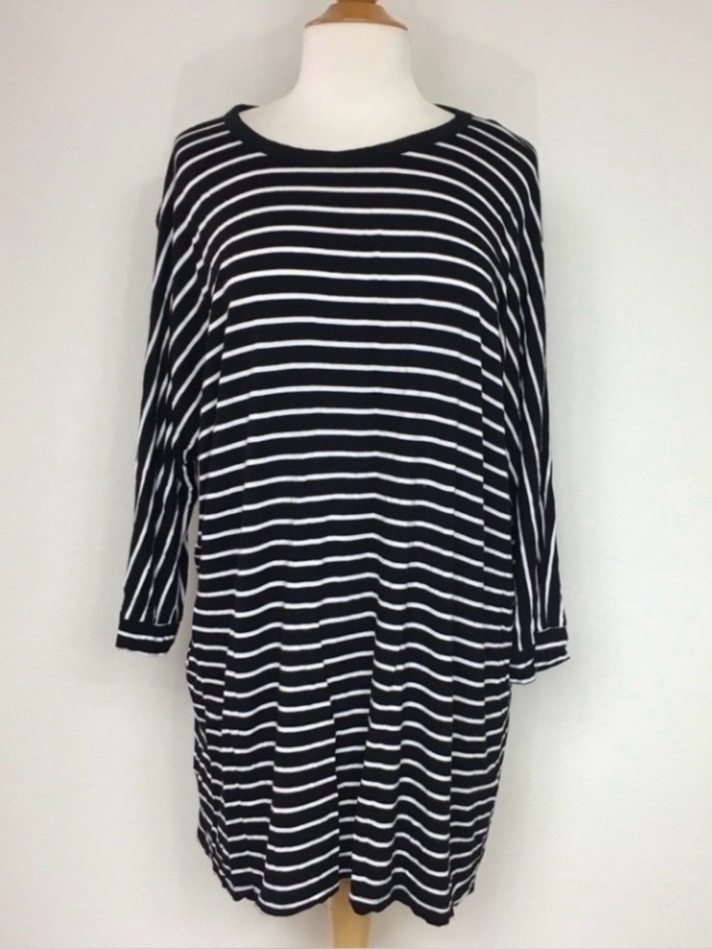 3/$25 Forever 21 Womens Black White Stripes 3/4 Sleeve Batwing Stretch Tunic 3X